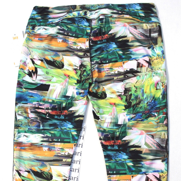 Lucy Studio Capri Blurred Floral - Picture 3 of 7